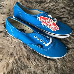 Vans authentic lo pro skate shoe